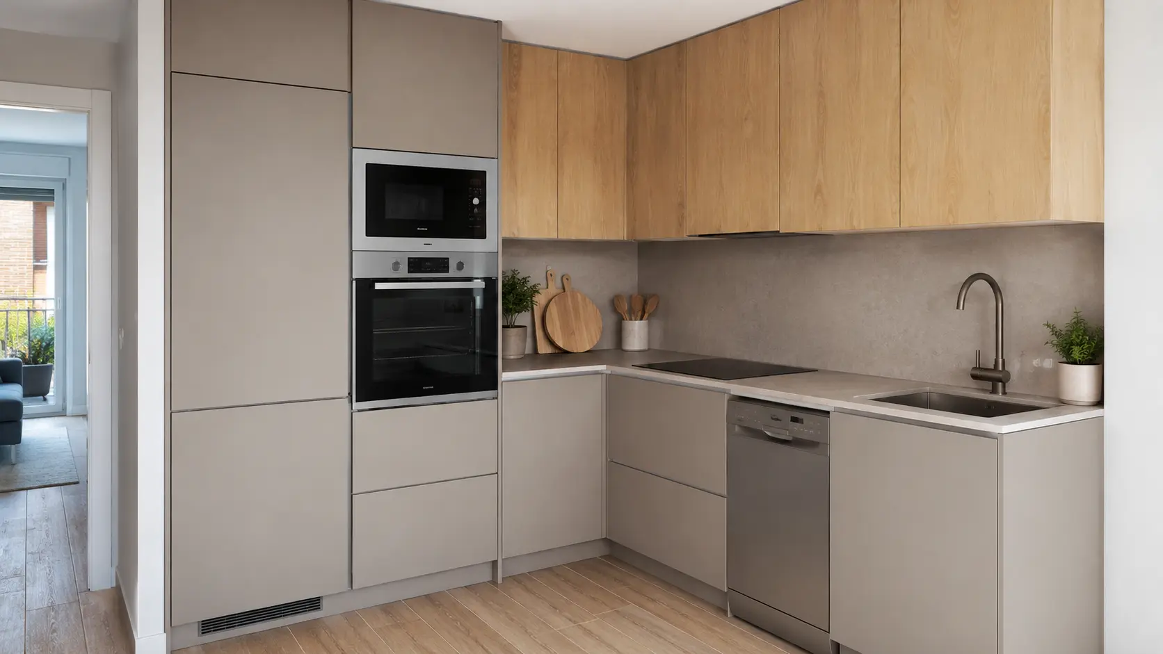Cocina compacta en tonos greige y roble